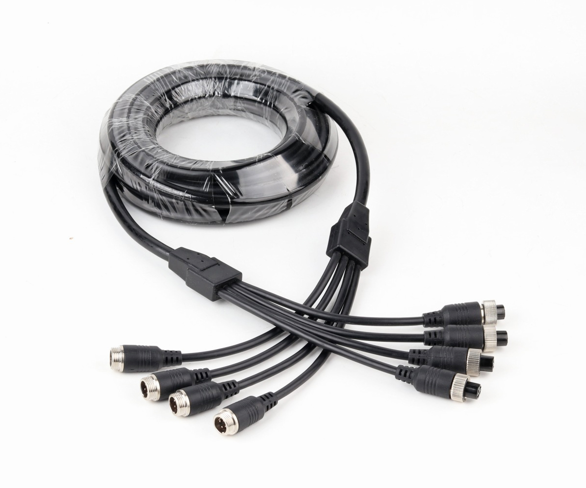 Spillter cables with 4 plugs